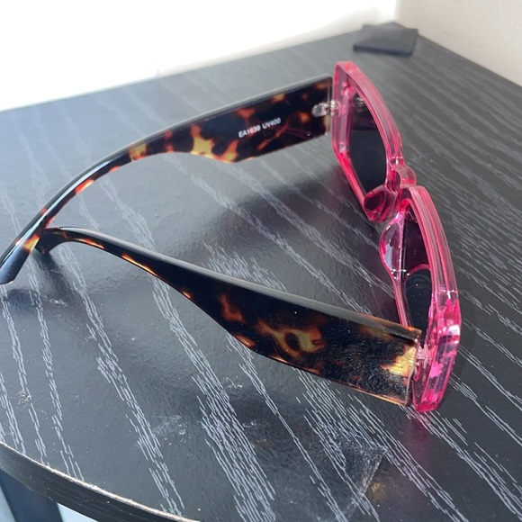 Pink Cheetah - Picture 4 of 5